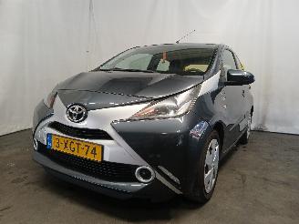 Voiture accidenté Toyota Aygo Aygo (B40) Hatchback 1.0 12V VVT-i (1KR-FE) [51kW]  (05-2014/06-2018) 2014/8