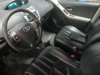 Toyota Yaris Yaris II (P9) Hatchback 1.3 16V VVT-i (2SZFE) [64kW]  (08-2005/11-2010=
) picture 12