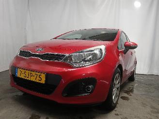 uszkodzony samochody osobowe Kia Rio Rio III (UB) Hatchback 1.2 CVVT 16V (G4LA5) [63kW]  (09-2011/12-2017) 2013/10