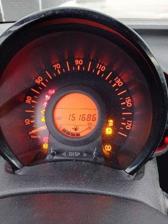 damaged passenger cars Citroën C1 C1 Hatchback 1.2 PureTech 82 12V (EB2D(HMT)) [60kW]  (04-2014/04-2018)= 2016/4