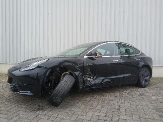 Tesla Model 3 Model 3 Sedan Long Range AWD 75 kWh (3D5) [258kW]  (06-2018/...) picture 3