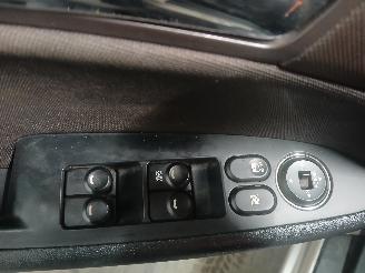 Hyundai I-30 i30 Crosswagon (WWH) Combi 1.4 CVVT 16V (G4FA) [80kW]  (11-2009/06-201=
2) picture 13