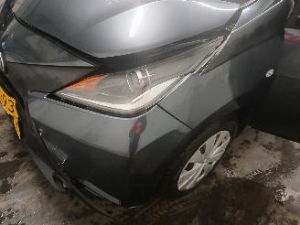 Toyota Aygo Aygo (B40) Hatchback 1.0 12V VVT-i (1KR-FE) [51kW]  (05-2014/06-2018) picture 21