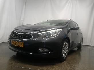 Damaged car Kia Cee d Cee'd Sportswagon (JDC5) Combi 1.4i CVVT 16V (G4FA) [73kW]  (09-2012/1=
2-2018) 2013/5