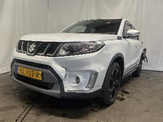 krockskadad bil auto Suzuki Vitara Vitara (LY/MY) SUV 1.4 S Turbo 16V (K14C) [103kW]  (09-2015/...) 2016/10