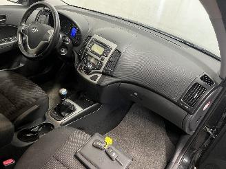 Hyundai I-30 i30 (FD) Hatchback 1.4 CVVT 16V (G4FA) [80kW]  (10-2007/11-2011) picture 8