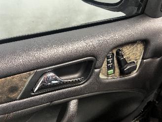 Mercedes CLK CLK (C208) Coupé 3.2 320 V6 18V (M112.940) [160kW]  (06-1997/06-2002=
) picture 15