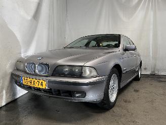 Avarii autoturisme BMW 5-serie 5 serie (E39) Sedan 523i 24V (M52-B25(256S4)) [125kW]  (09-1995/08-200=
0) 1998/7