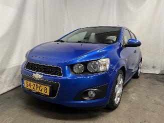 damaged passenger cars Chevrolet Aveo Aveo (300) Hatchback 1.4 16V (LDD) [74kW]  (03-2011/12-2015) 2013/1