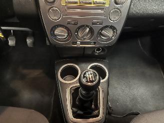 Mazda 2 2 (NB/NC/ND/NE) Hatchback 1.4 16V (FXJA) [58kW]  (04-2003/06-2007) picture 17