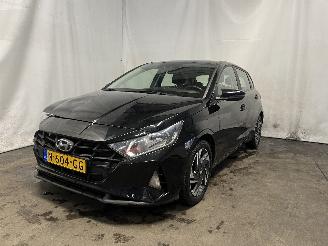 Vaurioauto  passenger cars Hyundai I-20 i20 (BC3) Hatchback 5-drs 1.2 16V (G4LF) [62kW]  (08-2020/...) 2021/11