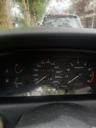 Nissan Primera Primera Wagon (W10) Combi 2.0i 16V SPi (SR20DI) [85kW]  (07-1990/03-19=
98) picture 2