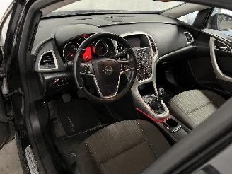 Opel Astra Astra J (PC6/PD6/PE6/PF6) Hatchback 5-drs 1.6 16V (A16XER(Euro 5)) [85=
kW]  (12-2009/10-2015) picture 21
