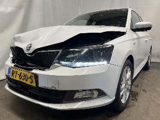 Voiture accidenté Skoda Fabia Fabia III Combi (NJ5) Combi 5-drs 1.0 12V Greentech (CHYB) [55kW]  (10=
-2014/12-2022) 2018/4