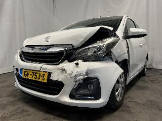 Vaurioauto  passenger cars Peugeot 108 108 Hatchback 1.0 12V (1KRFE(CFB)) [51kW]  (05-2014/...) 2015/6