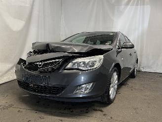 Coche accidentado Opel Astra Astra J Sports Tourer (PD8/PE8/PF8) Combi 1.4 Turbo 16V (A14NET(Euro 5=
)) [103kW]  (10-2010/10-2015) 2012/8