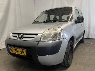 Vaurioauto  passenger cars Peugeot Partner Partner Combispace MPV 1.6 16V (TU5JP4(NFU)) [80kW]  (07-2001/03-2008)= 2007/12