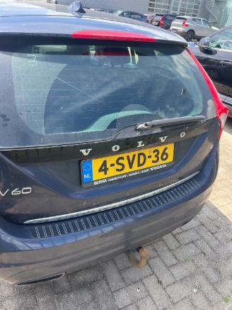 voitures voitures particulières Volvo V-60 V60 I (FW/GW) Combi 2.4 D6 20V Plug-in Hybrid AWD (D82PHEV) [206kW]  (=
06-2012/12-2015) 2013/12