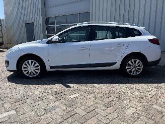 Renault Mégane Megane III Grandtour (KZ) Combi 5-drs 1.5 dCi 110 (K9K-837(K9K-N8)) [8=
1kW]  (02-2009/04-2016) picture 3