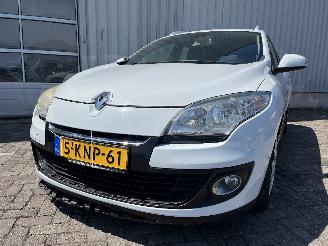 skadebil auto Renault Mégane Megane III Grandtour (KZ) Combi 5-drs 1.5 dCi 110 (K9K-837(K9K-N8)) [8=
1kW]  (02-2009/04-2016) 2013/6