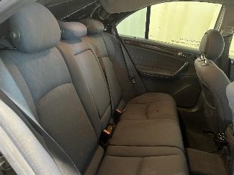 Mercedes C-klasse C (W203) Sedan 2.6 C-240 V6 18V (M112.912) [125kW]  (05-2000/02-2007) picture 11