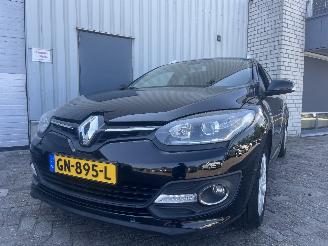 Coche accidentado Renault Mégane Megane III Grandtour (KZ) Combi 5-drs 1.2 16V TCE 115 (H5F-400(H5F-A4)=
) [85kW]  (03-2012/02-2016) 2015/7