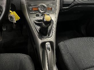Toyota Auris Auris (E15) Hatchback 1.6 Dual VVT-i 16V (1ZRFE) [91kW]  (03-2007/09-2=
012) picture 19