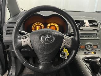 Toyota Auris Auris (E15) Hatchback 1.6 Dual VVT-i 16V (1ZRFE) [91kW]  (03-2007/09-2=
012) picture 18