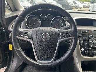 Opel Astra Astra J (PC6/PD6/PE6/PF6) Hatchback 5-drs 1.6 16V (A16XER(Euro 5)) [85=
kW]  (12-2009/10-2015) picture 17