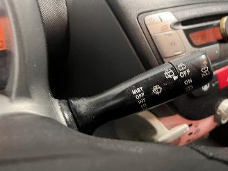 Peugeot 107 107 Hatchback 1.0 12V (384F(1KR)) [50kW]  (06-2005/05-2014) picture 18