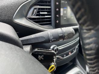 Peugeot 308 308 SW (L4/L9/LC/LJ/LR) Combi 5-drs 1.6 BlueHDi 120 (DV6FC(BHZ)) [88kW=
]  (03-2014/12-2021) picture 19