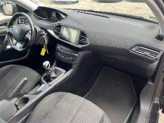 Peugeot 308 308 SW (L4/L9/LC/LJ/LR) Combi 5-drs 1.6 BlueHDi 120 (DV6FC(BHZ)) [88kW=
]  (03-2014/12-2021) picture 13