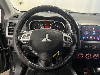 Mitsubishi Outlander Outlander (CW) SUV 2.4 16V Mivec 4x2 (4B12) [125kW]  (11-2006/11-2012)= picture 17
