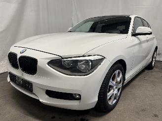 Voiture accidenté BMW 1-serie 1 serie (F20) Hatchback 5-drs 114i 1.6 16V (N13-B16A) [75kW]  (07-2012=
/02-2015) 2012/9