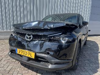 Vaurioauto  passenger cars Mazda MX-30 MX-30 SUV e-SkyActiv 145 (MH01) [107kW]  (05-2020/...) 2020/9