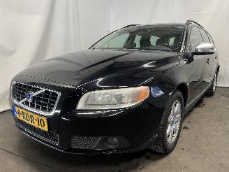 uszkodzony samochody osobowe Volvo V-70 V70 (BW) Combi 2.4 D 20V (D5244T5) [120kW]  (04-2007/12-2010) 2009/3
