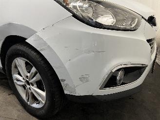 Hyundai Ix35 iX35 (LM) SUV 2.0 16V (G4KD) [120kW]  (01-2010/08-2013) picture 9