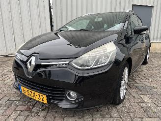 Voiture accidenté Renault Clio Clio IV Estate/Grandtour (7R) Combi 5-drs 0.9 Energy TCE 90 12V (H4B-4=
00(H4B-A4)) [66kW]  (01-2013/08-2021) 2014/3