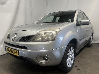 Voiture accidenté Renault Koleos Koleos I SUV 2.5 16V (2TR-702) [126kW]  (09-2008/06-2017) 2009/3