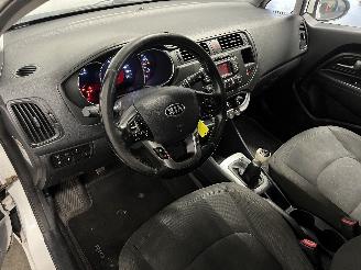 Kia Rio Rio III (UB) Hatchback 1.2 CVVT 16V (G4LA5) [63kW]  (09-2011/12-2017) picture 21