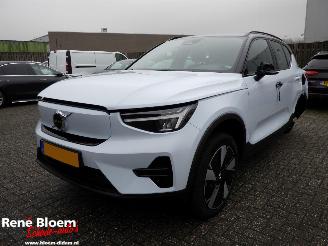 skadebil auto Volvo XC40 Single Motor Extended Range Plus 82 keh 252pk 2024/6