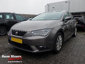 skadebil auto Seat Leon 1.6 TDI Style Connect Navi 110pk 2017/1