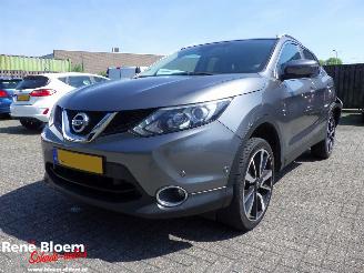 Damaged car Nissan Qashqai 1.2 Tekna 116pk Leder Navi 2017/5