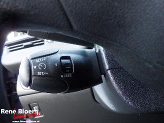 Peugeot 208 1.2 PureTech Blue Lion 5drs picture 14