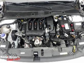 Opel Corsa 1.2 Edition 5drs Navi picture 19