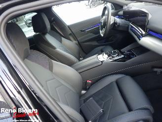 BMW i5 Touring E-Drive 40 340pk 84kwh Full Option picture 14