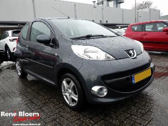 Peugeot 107 1.0-12V XS picture 5