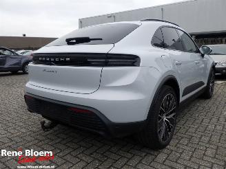 Damaged car Porsche Macan 4S 100kWh 448pk Full Option 2025/7