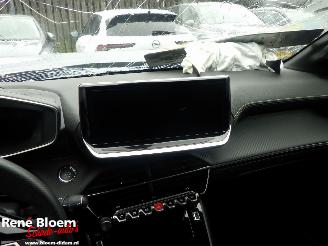 Peugeot 208 1.2 PureTech 100 GT 5drs picture 16