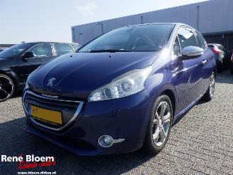 Damaged car Peugeot 208 1.4 VTi Allure 5drs 2012/10